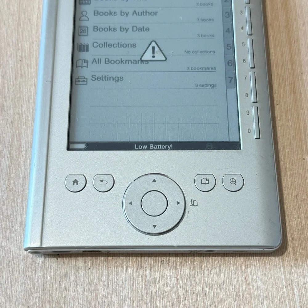 Sony PRS-300 eReaders Silver Broken Screen Turns On“Parts/Repair-Only”Buy As Is